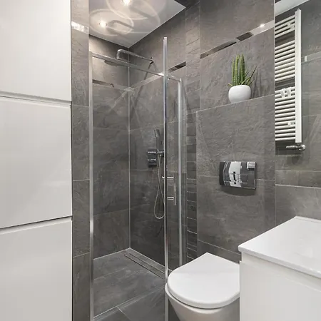 Wola! Big Garden! Cosily!