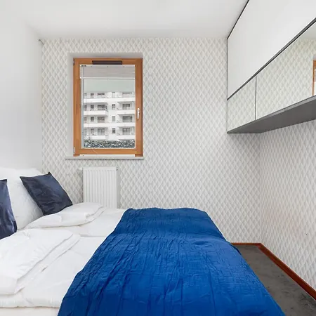 דירה Wola! Big Garden! Cosily!