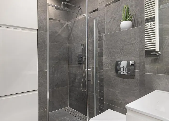 Wola! Big Garden! Cosily!